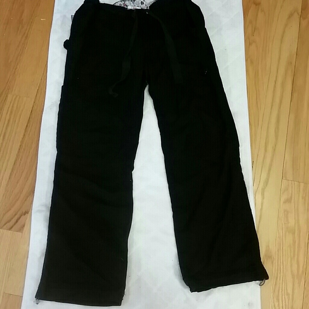 Black scrub style lightweight cargo pants